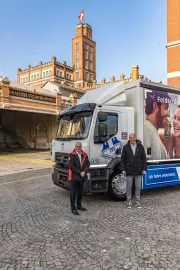 renault-trucks-d-wide-zecarlsberg-Bruno-Blin-direktor Renault Trucks in Thomas Amstutz-CEO-Feldschlosschen-Carlsberg